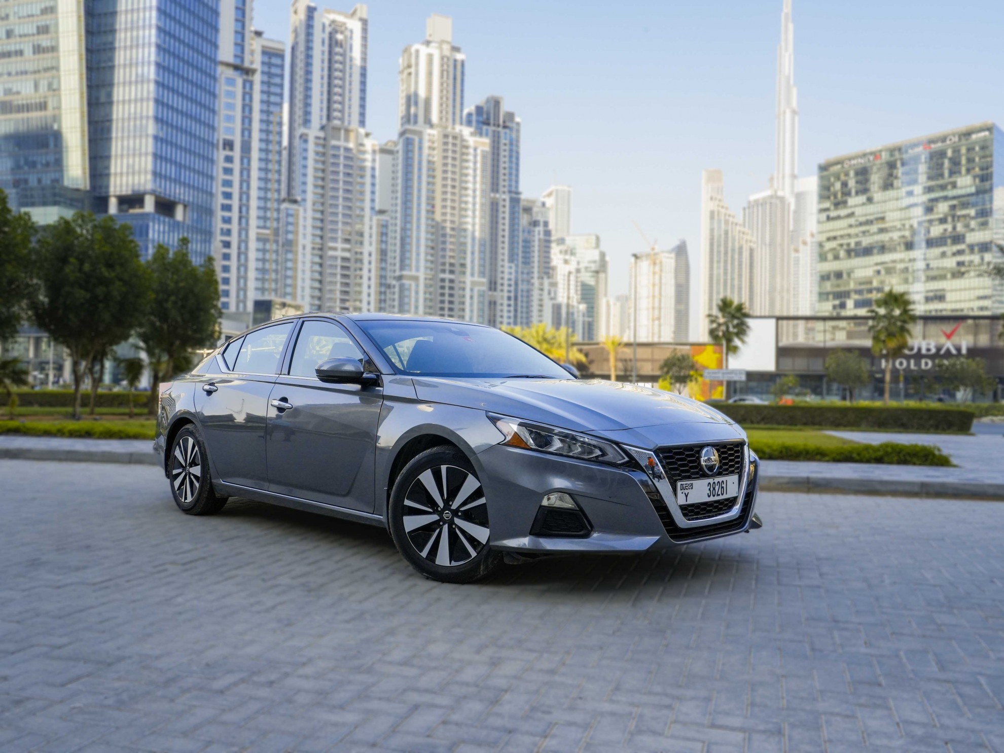 https://dev.quickdrive.ae/uploads/2023/02/01/Nissan Altima 2021 (2).jpg